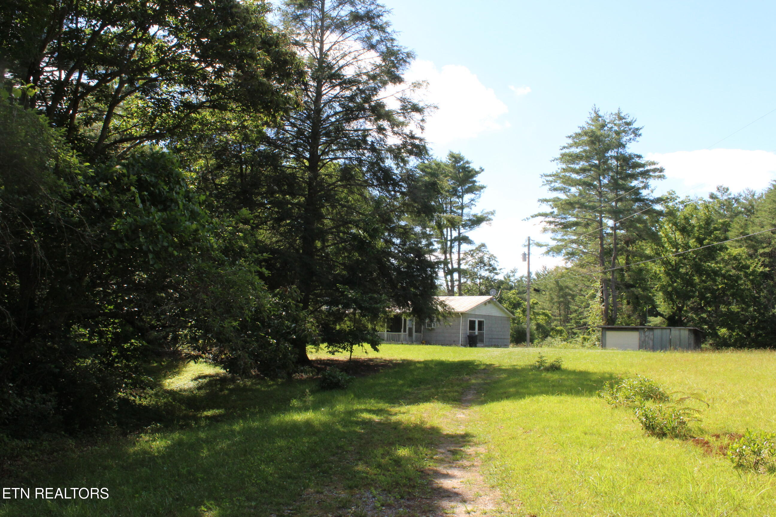 704 Annadel Road Lancing, TN 37770 - Photo 36 of 39 036