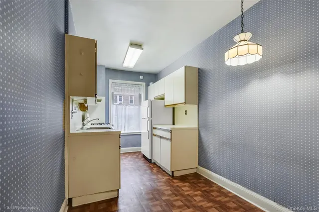 $329,000 | 48-17 42nd Street, Unit 2C | Sunnyside