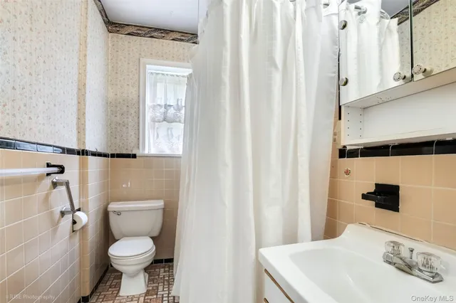 $329,000 | 48-17 42nd Street, Unit 2C | Sunnyside