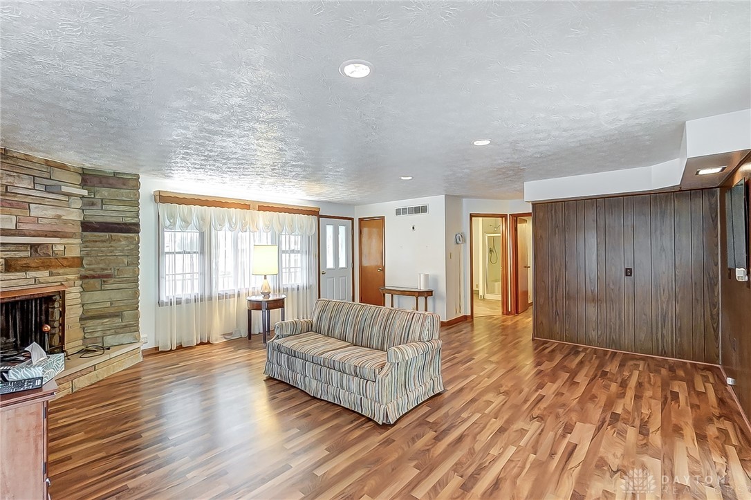 2700 Arthur Road Springfield, OH 45502 - Photo 11 of 41