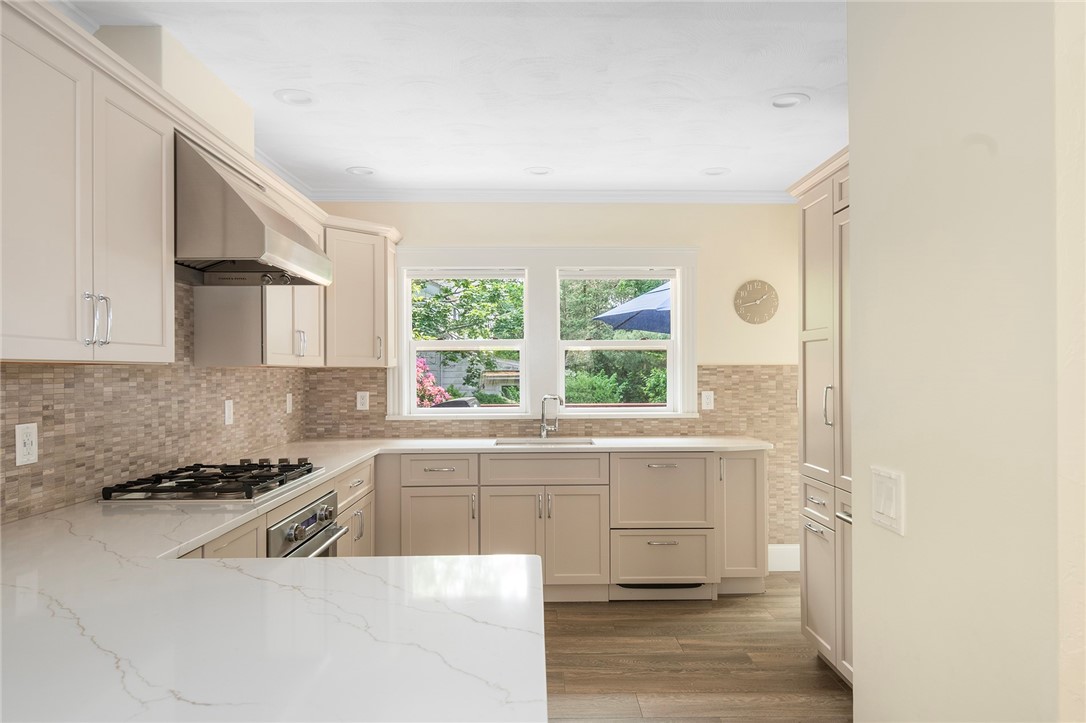 61 Sessions Street Providence, RI 02906 - Photo 13 of 39