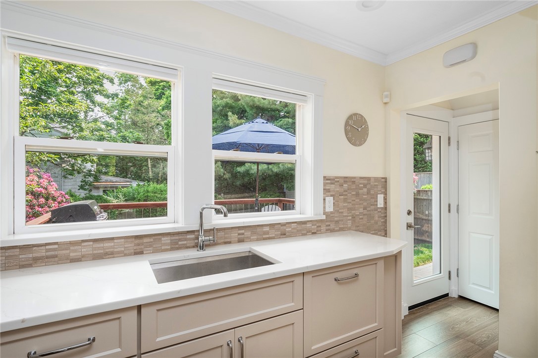 61 Sessions Street Providence, RI 02906 - Photo 16 of 39