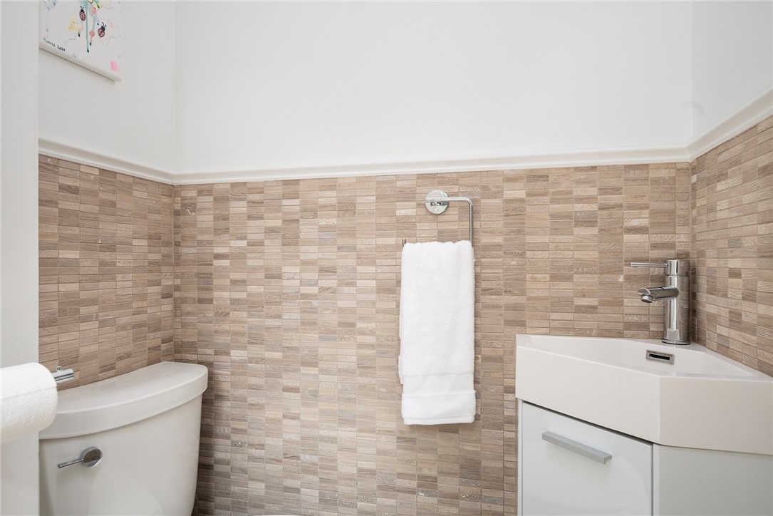 61 Sessions Street Providence, RI 02906 - Photo 17 of 39