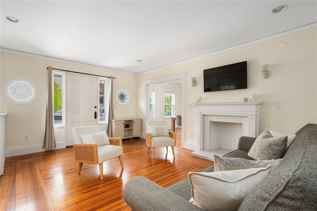 61 Sessions Street Providence, RI 02906 - Photo 7 of 39