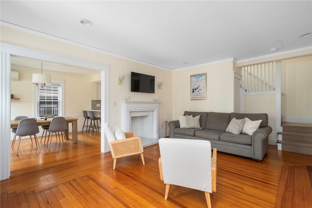 61 Sessions Street Providence, RI 02906 - Photo 8 of 39