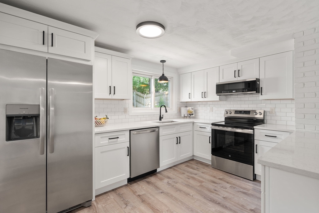 6 Ruth Drive Framingham, MA 01701 - Photo 5 of 27