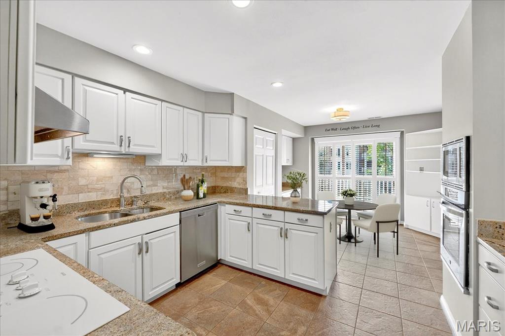 208 Ambridge Court, Unit 202 Chesterfield, MO 63017 - Photo 5 of 23