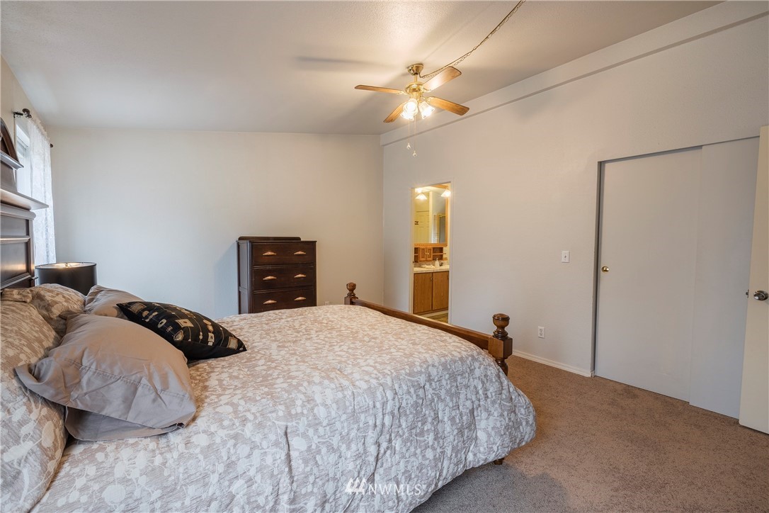 11602 Sidney Road Southwest Port Orchard, WA 98367 - Photo 14 of 38 Gallery Image 14