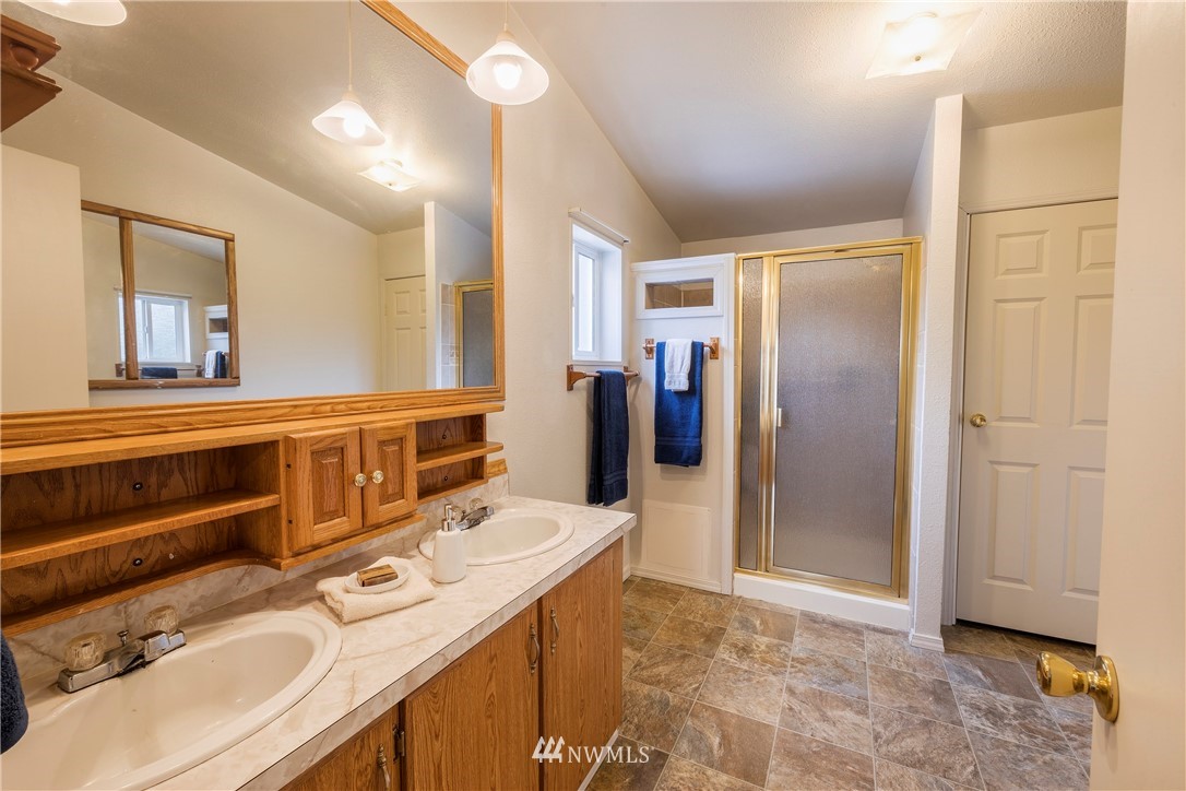 11602 Sidney Road Southwest Port Orchard, WA 98367 - Photo 15 of 38 Gallery Image 15