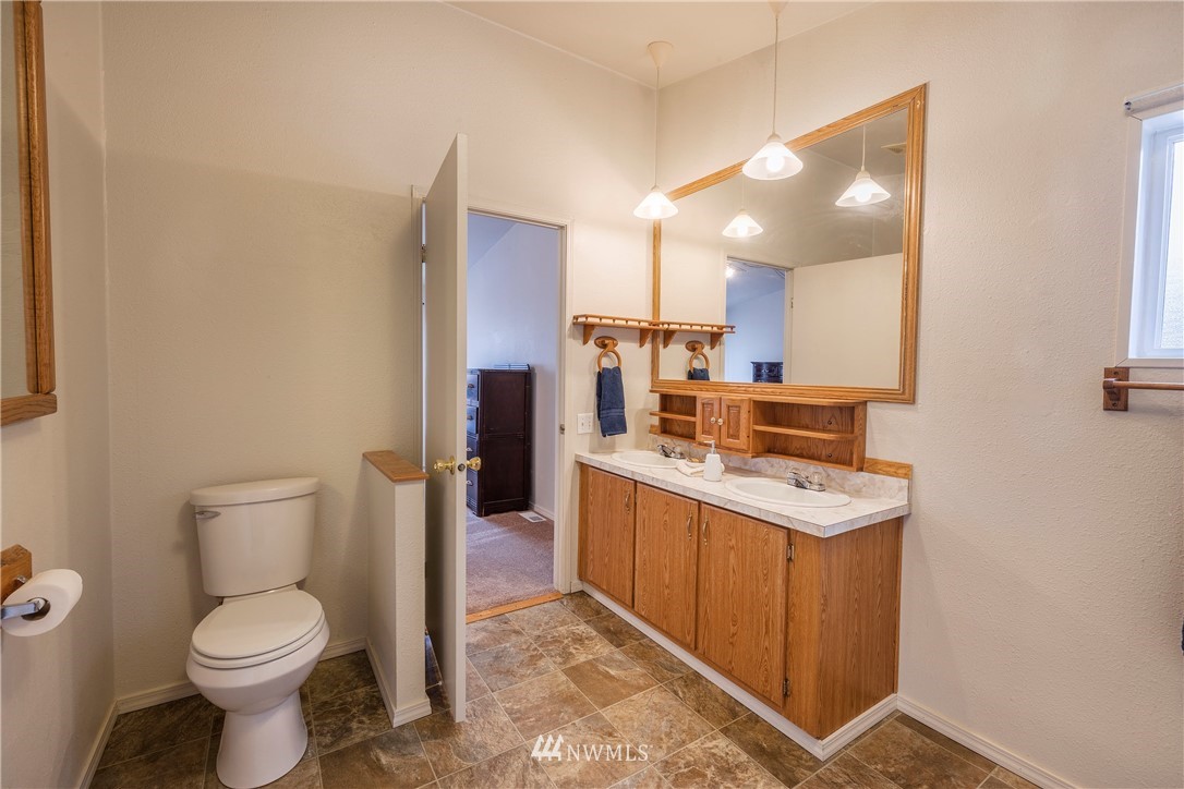 11602 Sidney Road Southwest Port Orchard, WA 98367 - Photo 16 of 38 Gallery Image 16