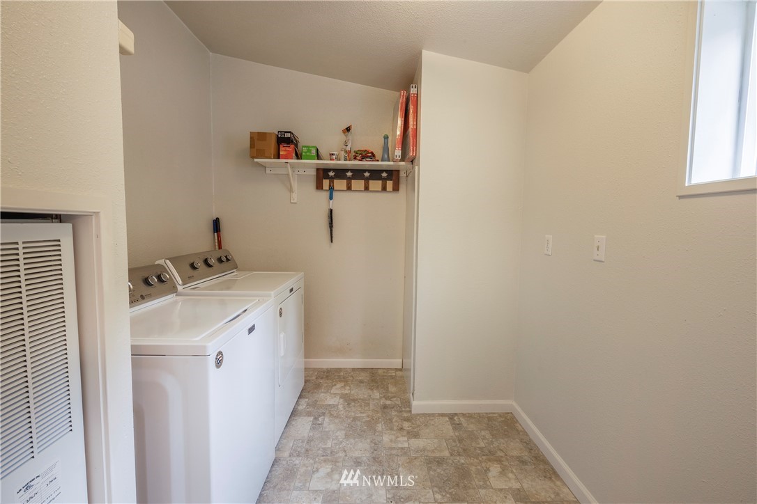 11602 Sidney Road Southwest Port Orchard, WA 98367 - Photo 24 of 38 Gallery Image 24