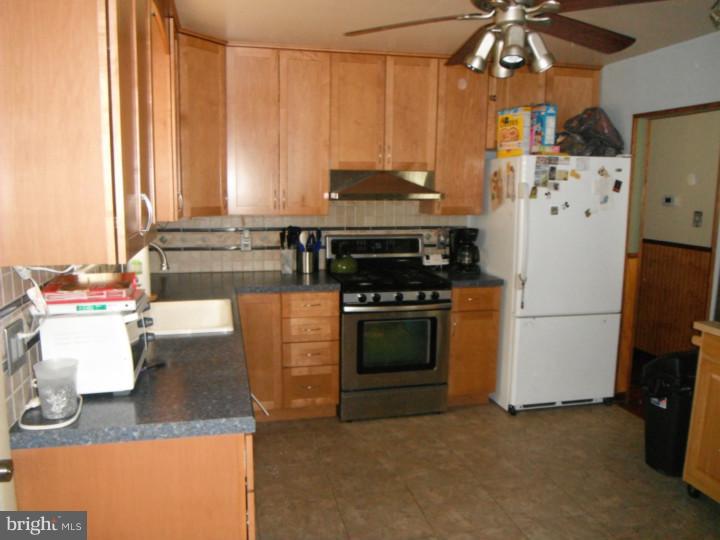 128 Old Soldiers Road Cheltenham, PA 19012 - Photo 2 of 18 Kitchen