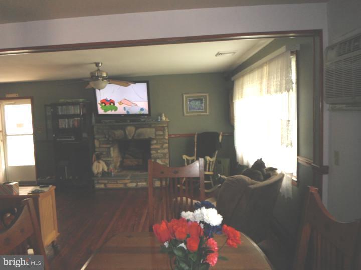 128 Old Soldiers Road Cheltenham, PA 19012 - Photo 5 of 18 Gallery Image 5