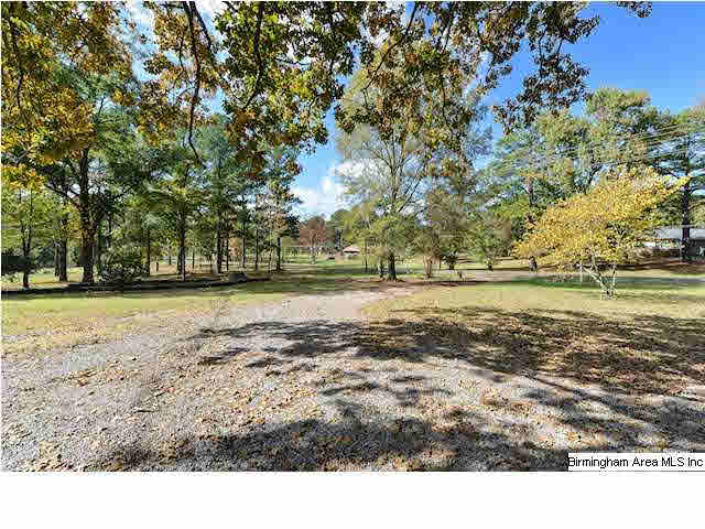 1669 Shannon Road Bessemer, AL 35022 - Photo 2 of 31