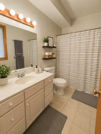 $4,200 | 1463 North Leavitt Street, Unit 1, Chicago, IL 60622
