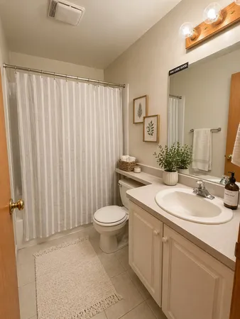 $4,200 | 1463 North Leavitt Street, Unit 1, Chicago, IL 60622