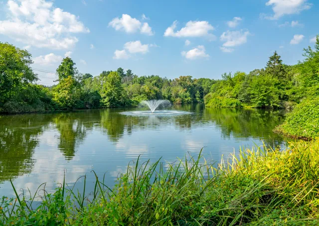 $2,600 | 2 Cypress Lane, Unit 2, Ridgefield, CT 06877