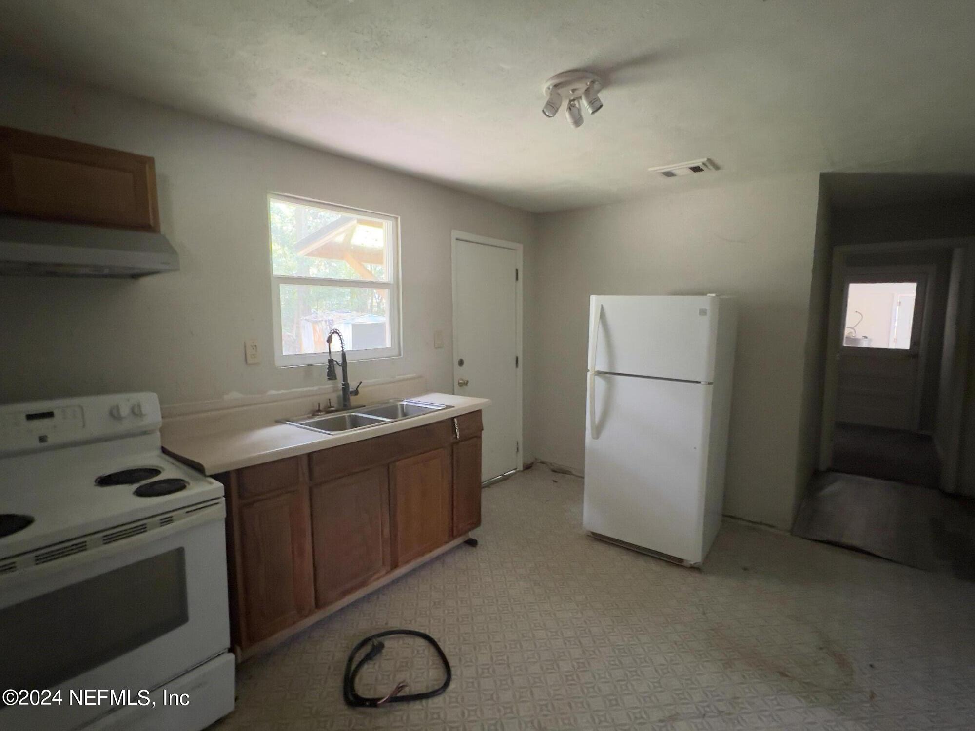 5871 Rocky Road Jacksonville, FL 32244 - Photo 11 of 20 Kitchen