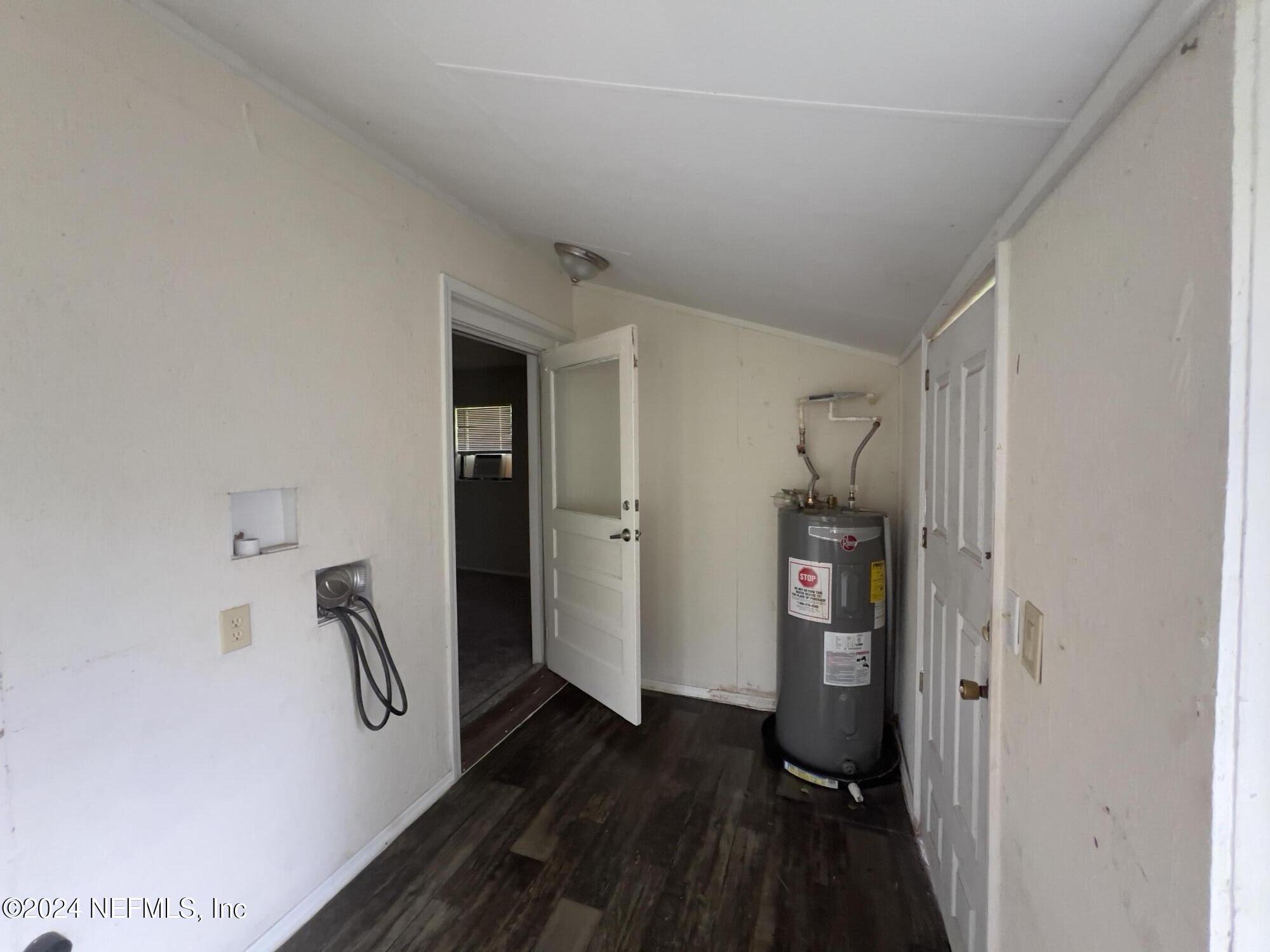 5871 Rocky Road Jacksonville, FL 32244 - Photo 18 of 20 Laundry Room