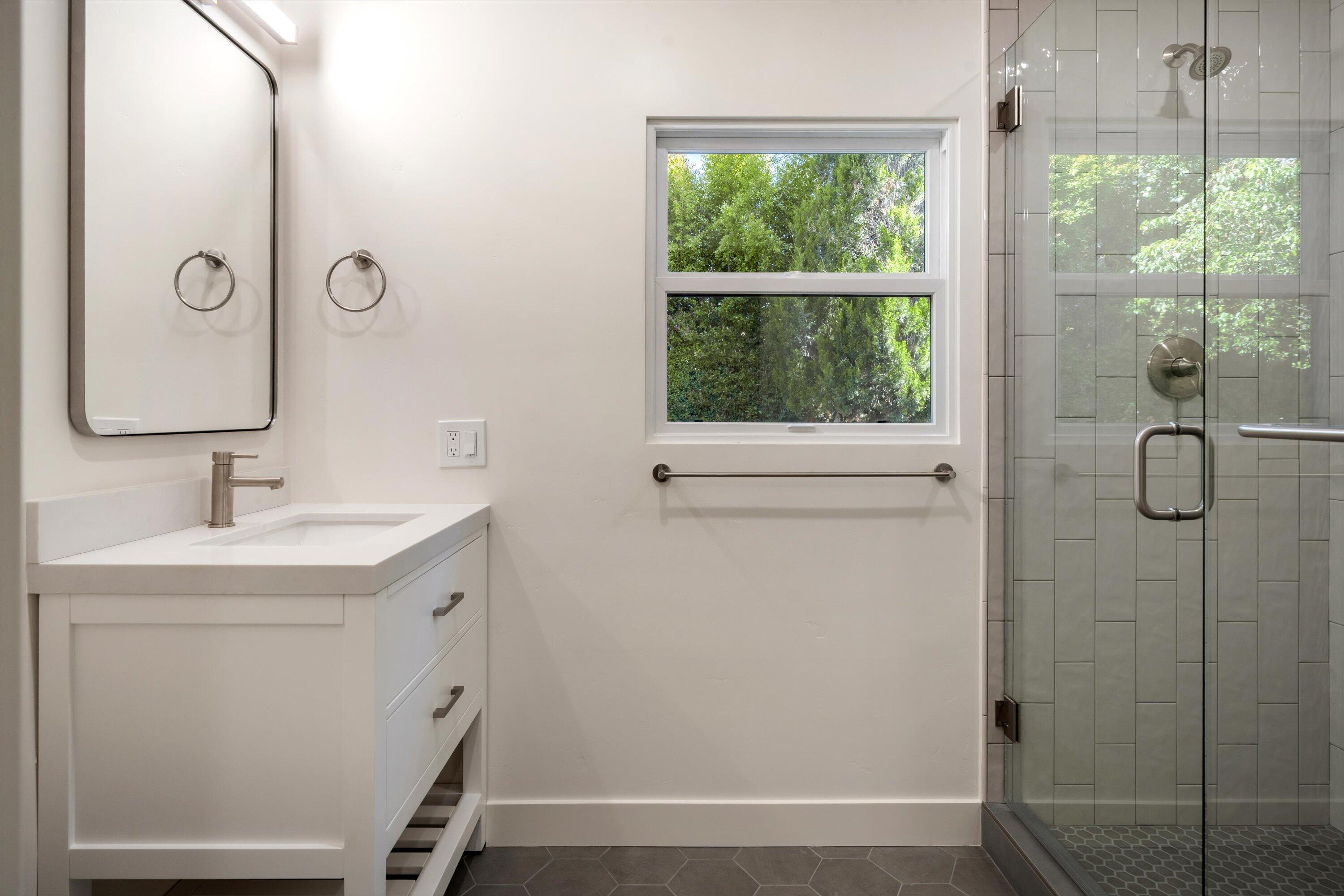 579 Hot Springs Road Montecito, CA 93108 - Photo 14 of 28 Ensuite Bath 2