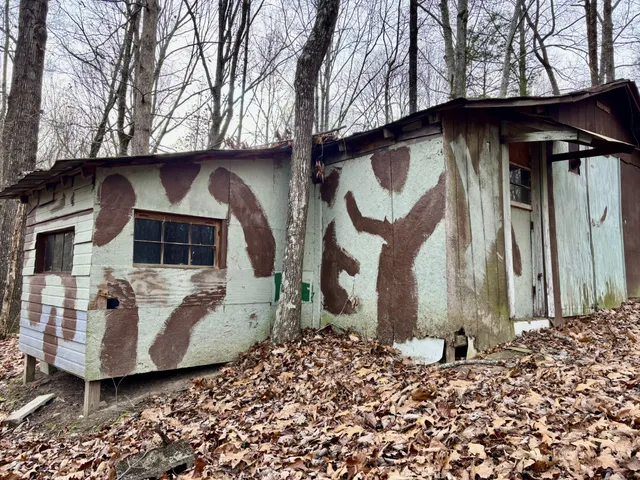 $349,900 | 84 Granny Pratt Lane, Belvidere, TN 37306