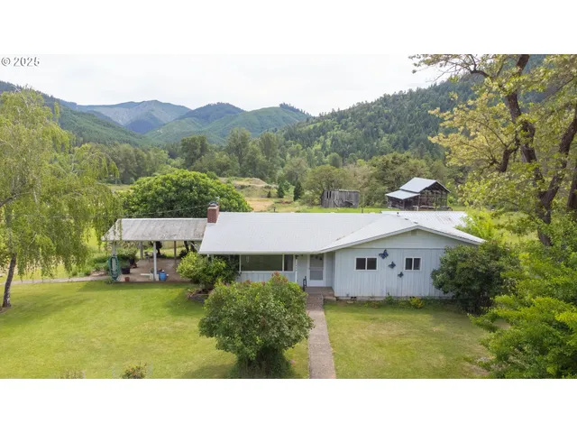 $399,000 | 12804 Tiller Trail Highway, Days Creek, OR 97429