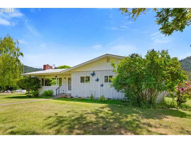 $399,000 | 12804 Tiller Trail Highway, Days Creek, OR 97429