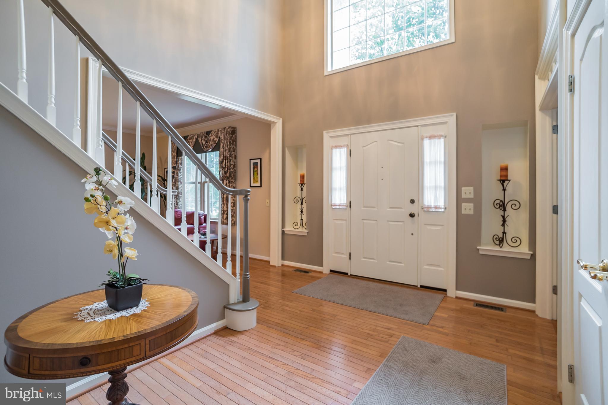 850 Wooded Pond Road Ambler, PA 19002 - Photo 2 of 34 Foyer