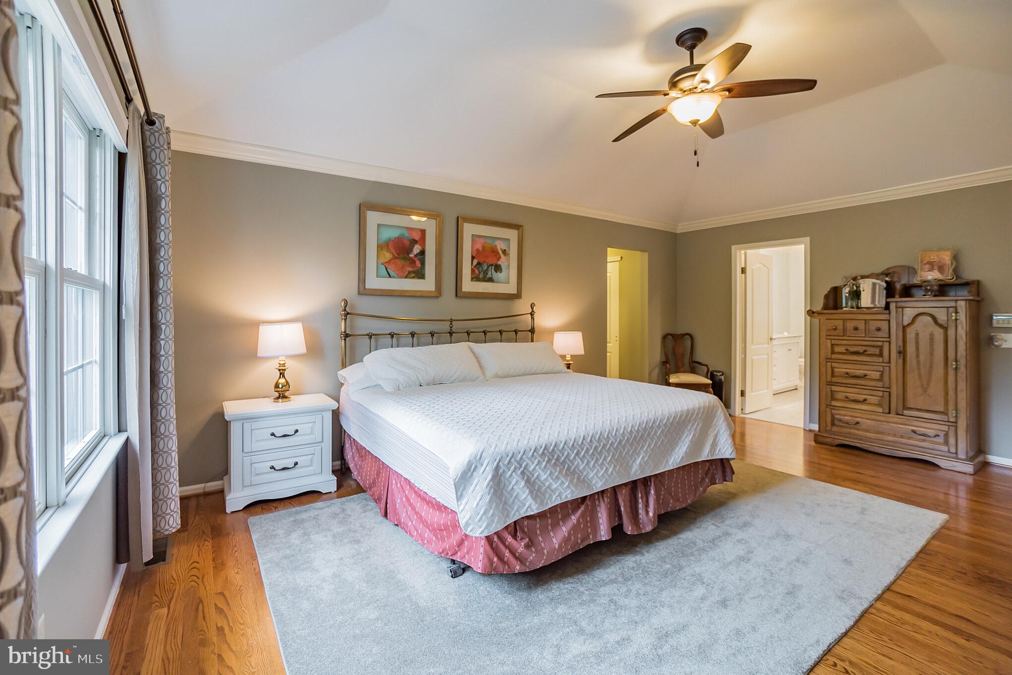 850 Wooded Pond Road Ambler, PA 19002 - Photo 17 of 34 Master bedroom