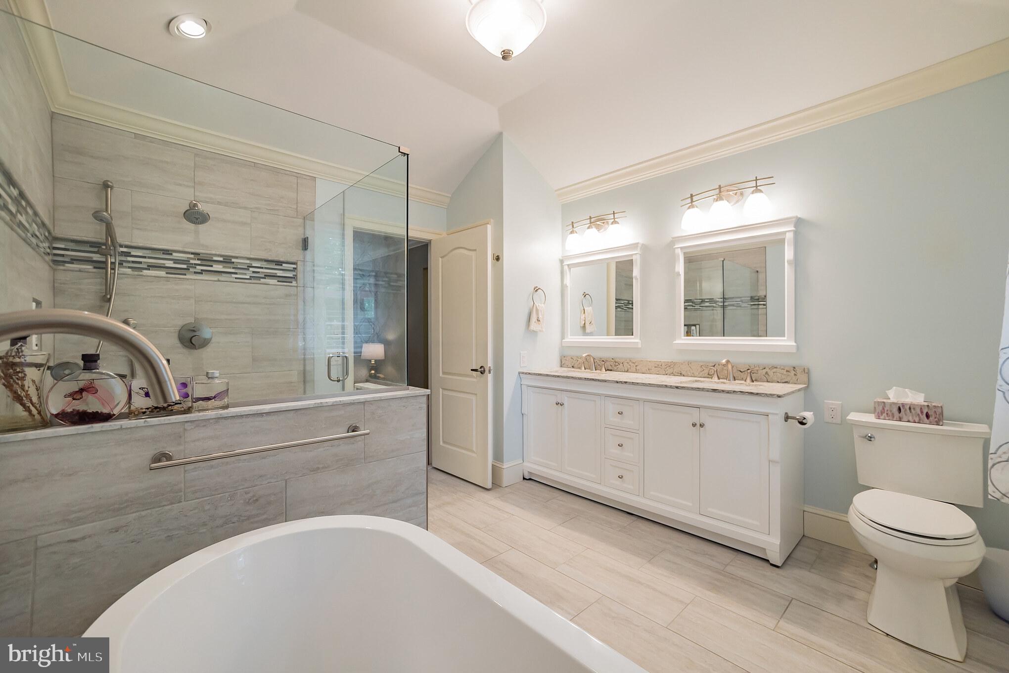 850 Wooded Pond Road Ambler, PA 19002 - Photo 19 of 34 Updated Ensuite