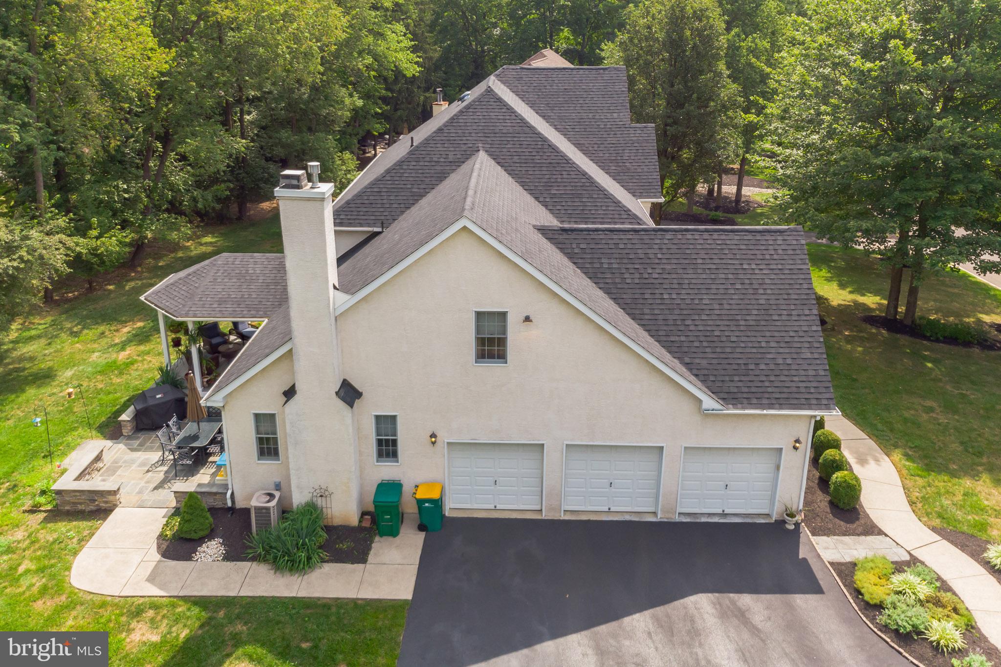 850 Wooded Pond Road Ambler, PA 19002 - Photo 31 of 34 Side view