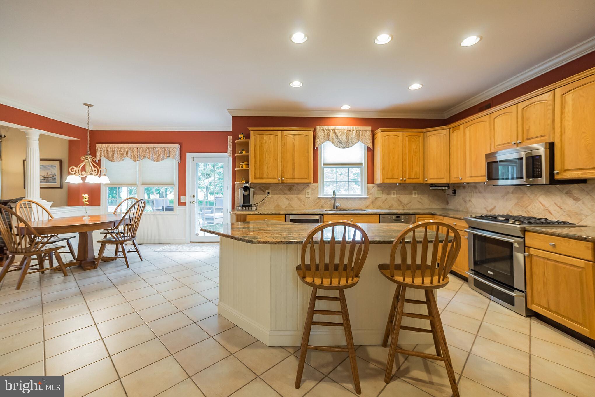 850 Wooded Pond Road Ambler, PA 19002 - Photo 7 of 34 Large eat in kitchen