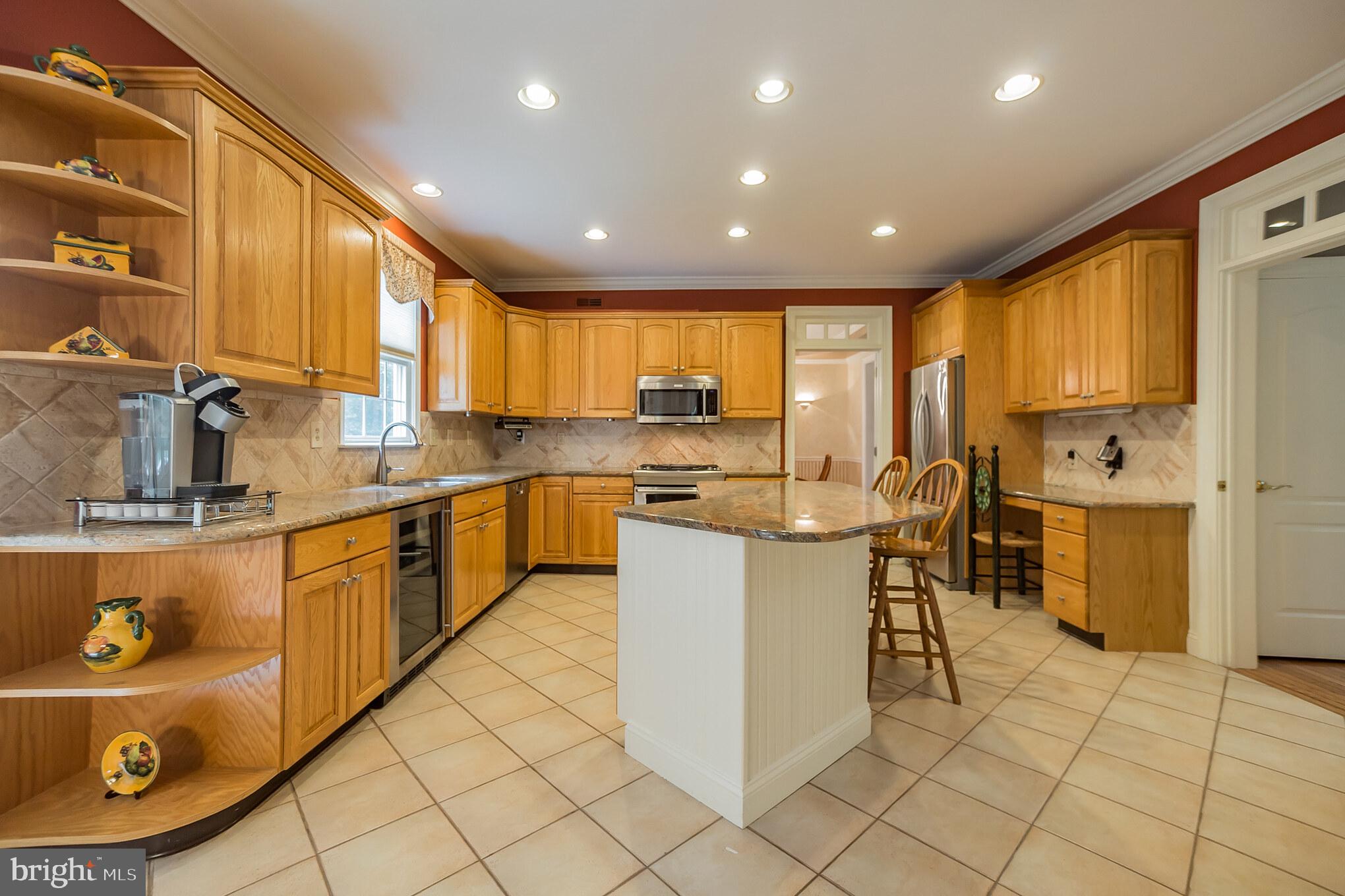 850 Wooded Pond Road Ambler, PA 19002 - Photo 8 of 34 Granite Island with seating