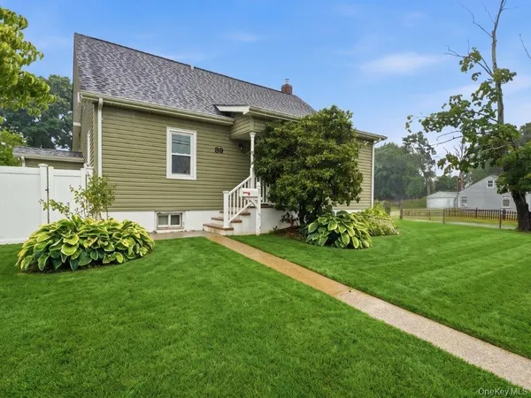 $575,000 | 39 Church Street, Central Islip, NY 11722