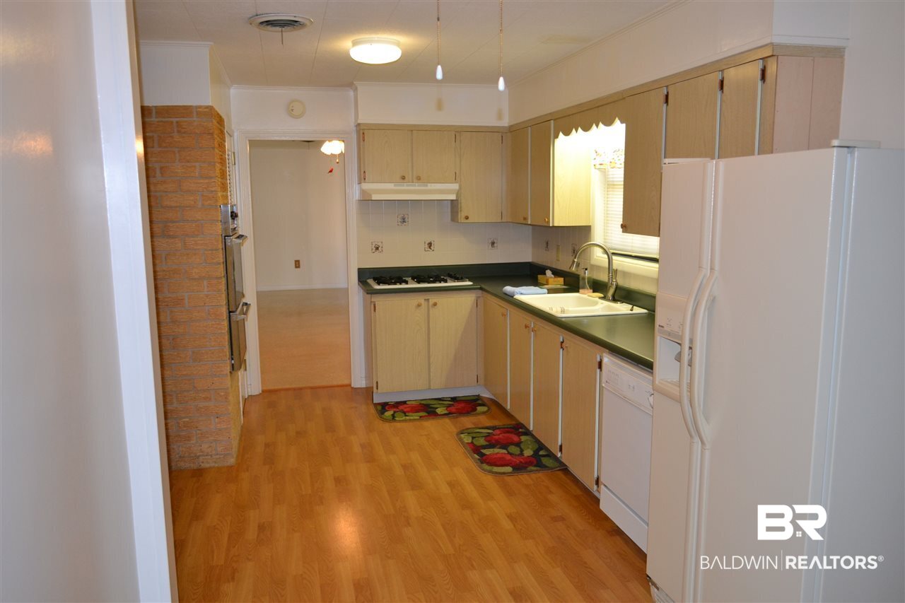 1525 North Alston Street Foley, AL 36535 - Photo 8 of 26 Kitchen