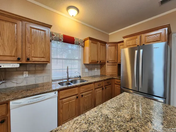 $2,395 | 1771 Oak Glen, New Braunfels, TX 78132