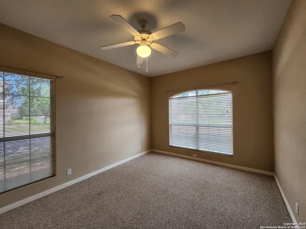 $2,395 | 1771 Oak Glen, New Braunfels, TX 78132