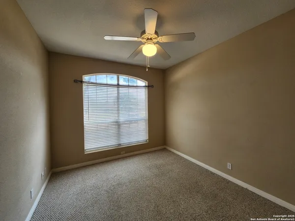 $2,395 | 1771 Oak Glen, New Braunfels, TX 78132