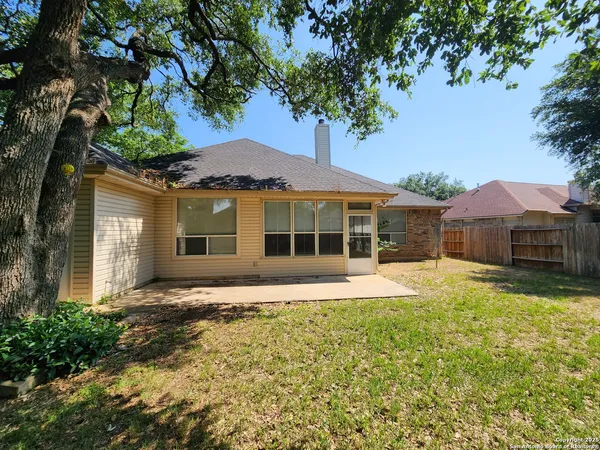 $2,395 | 1771 Oak Glen, New Braunfels, TX 78132