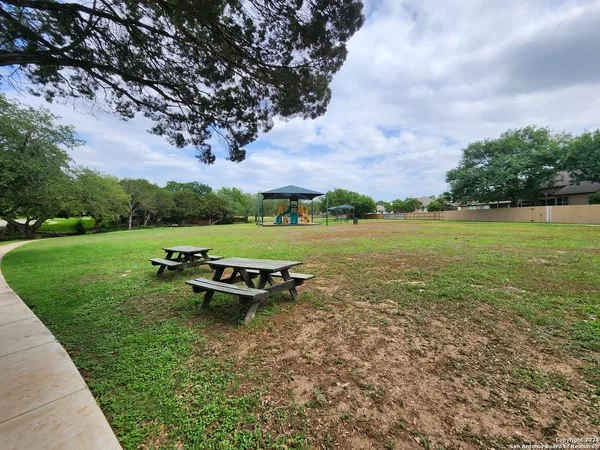 $2,395 | 1771 Oak Glen, New Braunfels, TX 78132