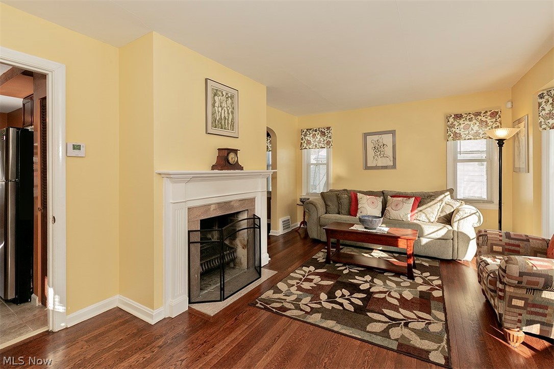 4026 Ellison Road Cleveland, OH 44121 - Photo 7 of 28 Gallery Image 7