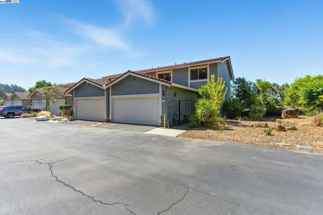 $4,000 | 81 Mountain Valley, Oakland, CA 94605