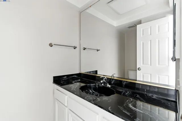 $4,000 | 81 Mountain Valley, Oakland, CA 94605