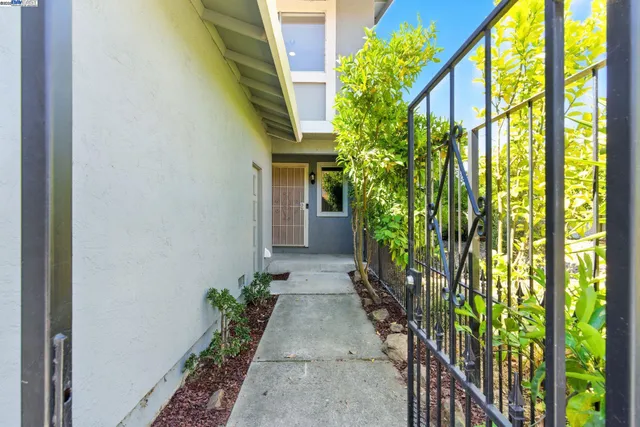 $4,000 | 81 Mountain Valley, Oakland, CA 94605