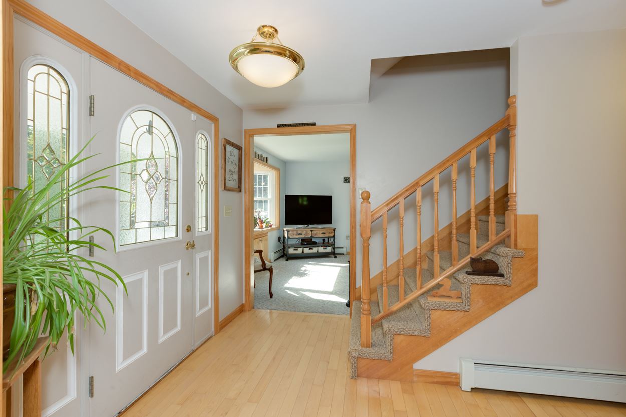 17 Shattigee Road Chester, NH 03036 - Photo 3 of 39