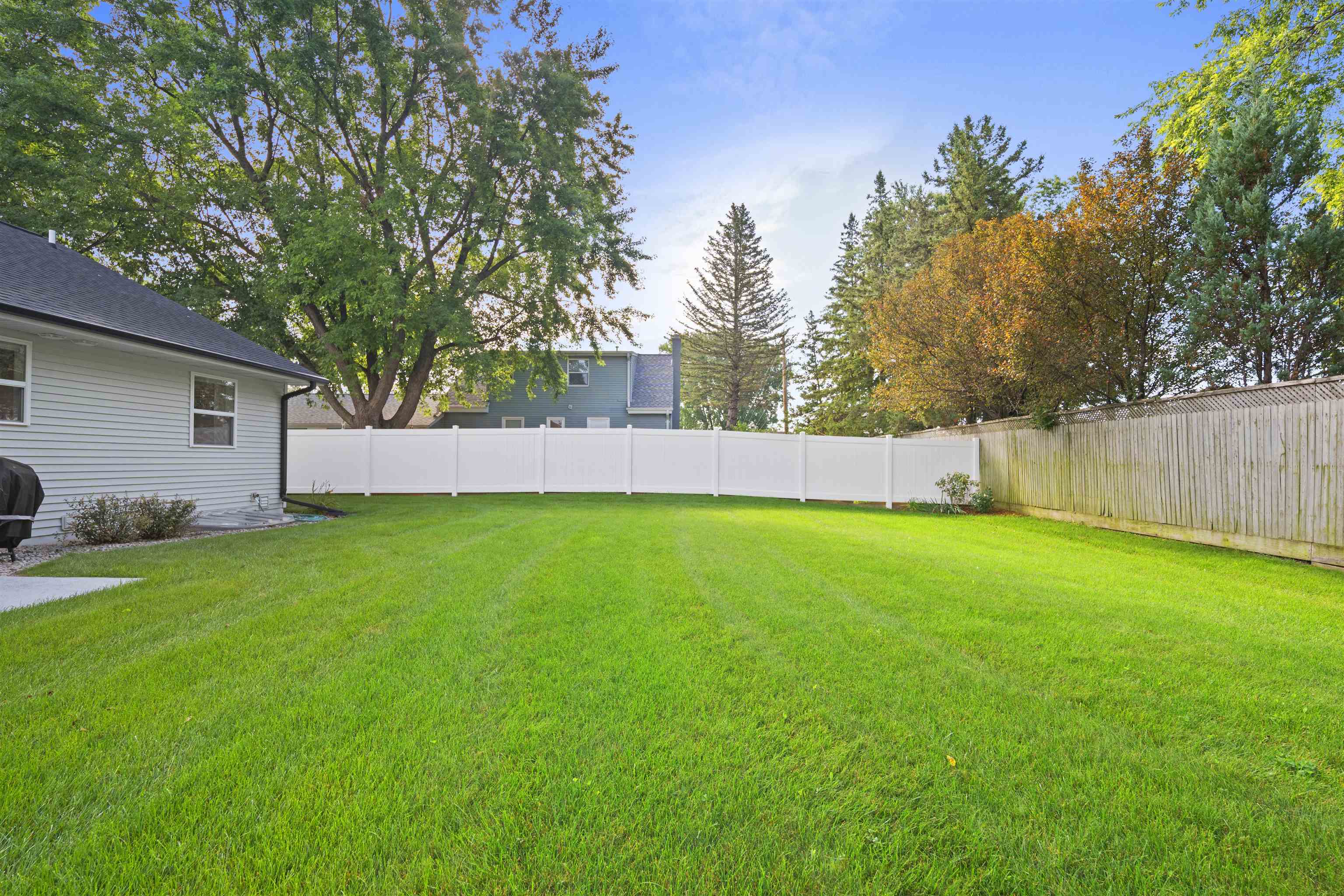 1855 Southbridge Road De Pere, WI 54115 - Photo 40 of 44