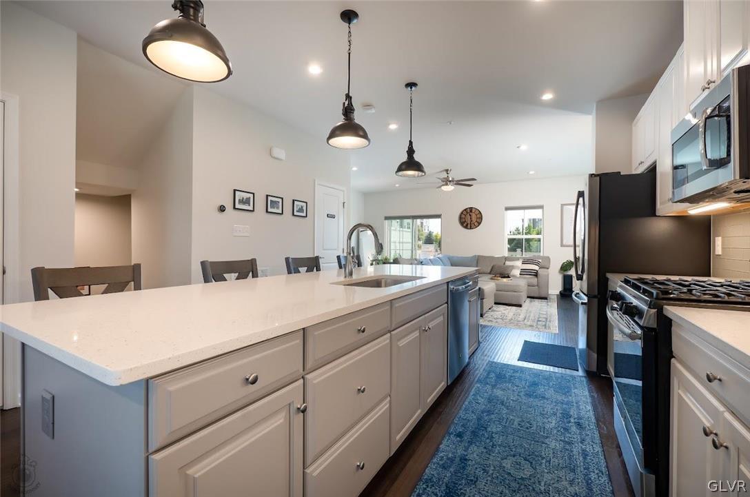 Beautiful Open Concept Kitchen with the Upgraded L