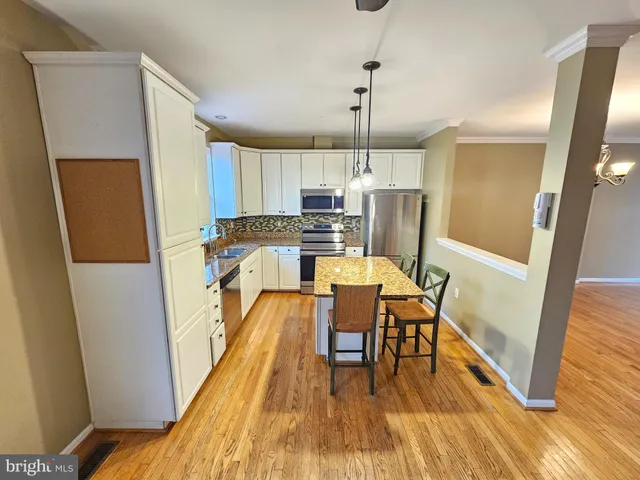 $2,700 | 13135 Lake Geneva Way, Germantown, MD 20874