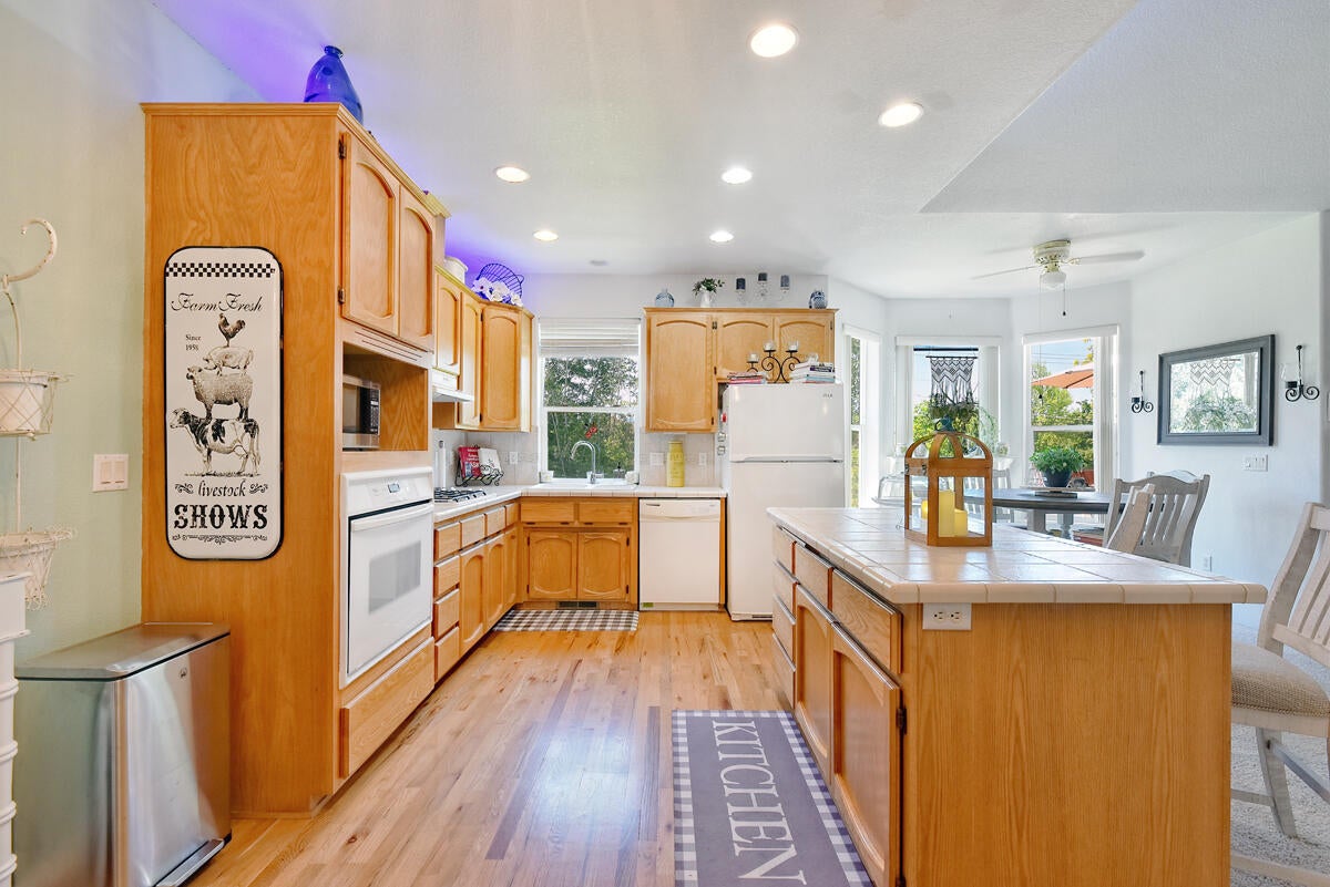 2398 Springbrook Road, Unit 1 Medford, OR 97504 - Photo 12 of 26 DSC_2943
