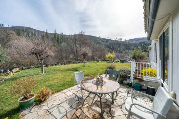 $389,000 | 14925 Trinity Mountain Road, French Gulch, CA 96033